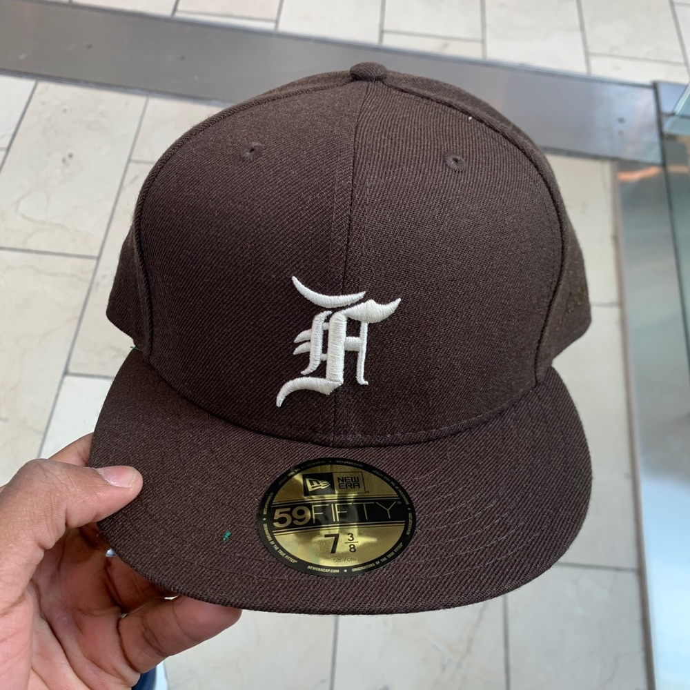 Fear of God Essentials/New Era fitted cap - Picture 2 of 4